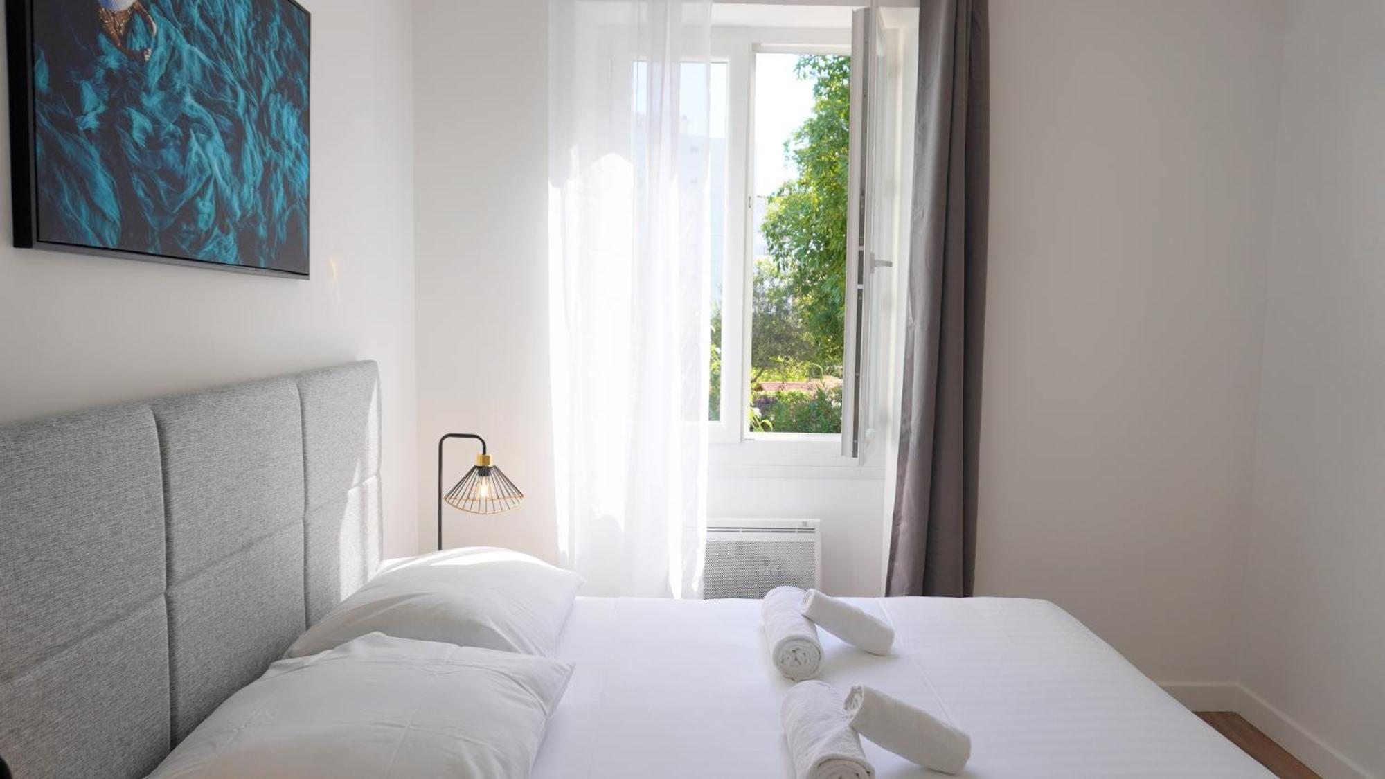 Appartement Avec Terrasse,T2, Proche Plage Du Midi - Palmazur Vacances Cannes
