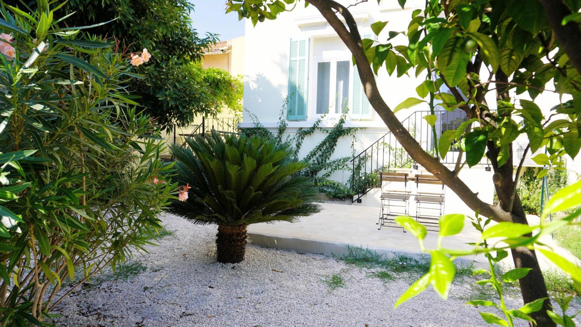Appartement Avec Terrasse,T2, Proche Plage Du Midi - Palmazur Vacances Appartement *